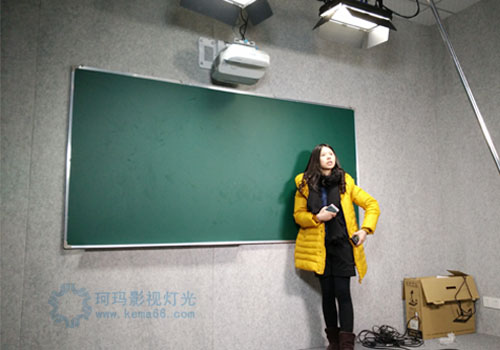 湖北第二师范学院<a href='/Product/product-0001,0075.shtml' class='keys' title='点击查看关于LED演播室灯光的相关信息' target='_blank'>LED演播室灯光</a>效果图
